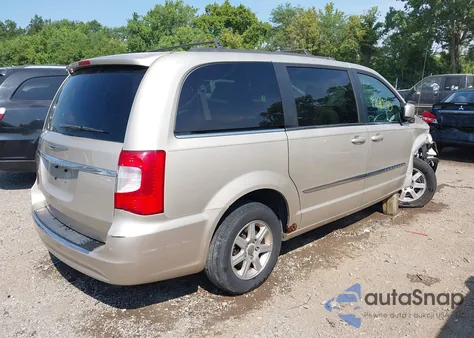2013 Chrysler Town & Country Touring from USA, damaged, VIN 2C4RC1BG9DR526573